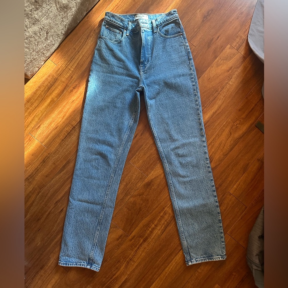 Abercrombie & Fitch Women’s 90s Straight Ultra High Rise Jeans